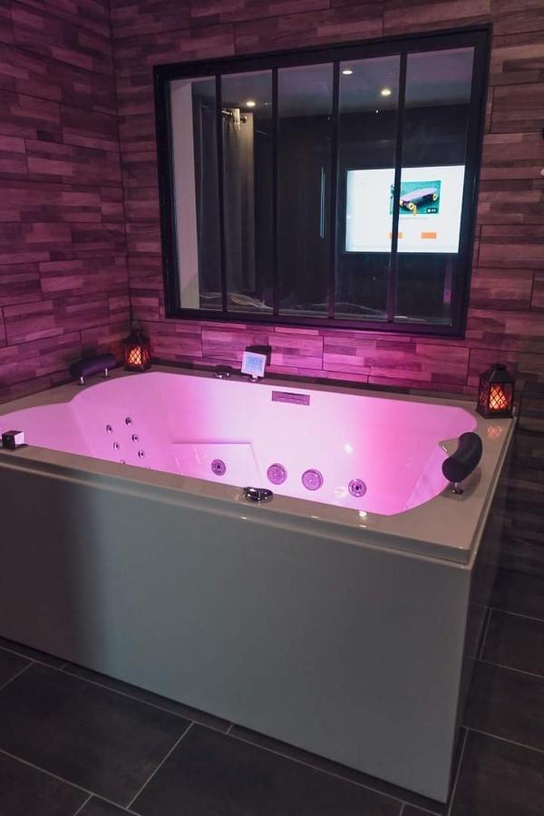 Charmante Residence De Tourisme Avec Jacuzzi Crecy-la-Chapelle Eksteriør billede